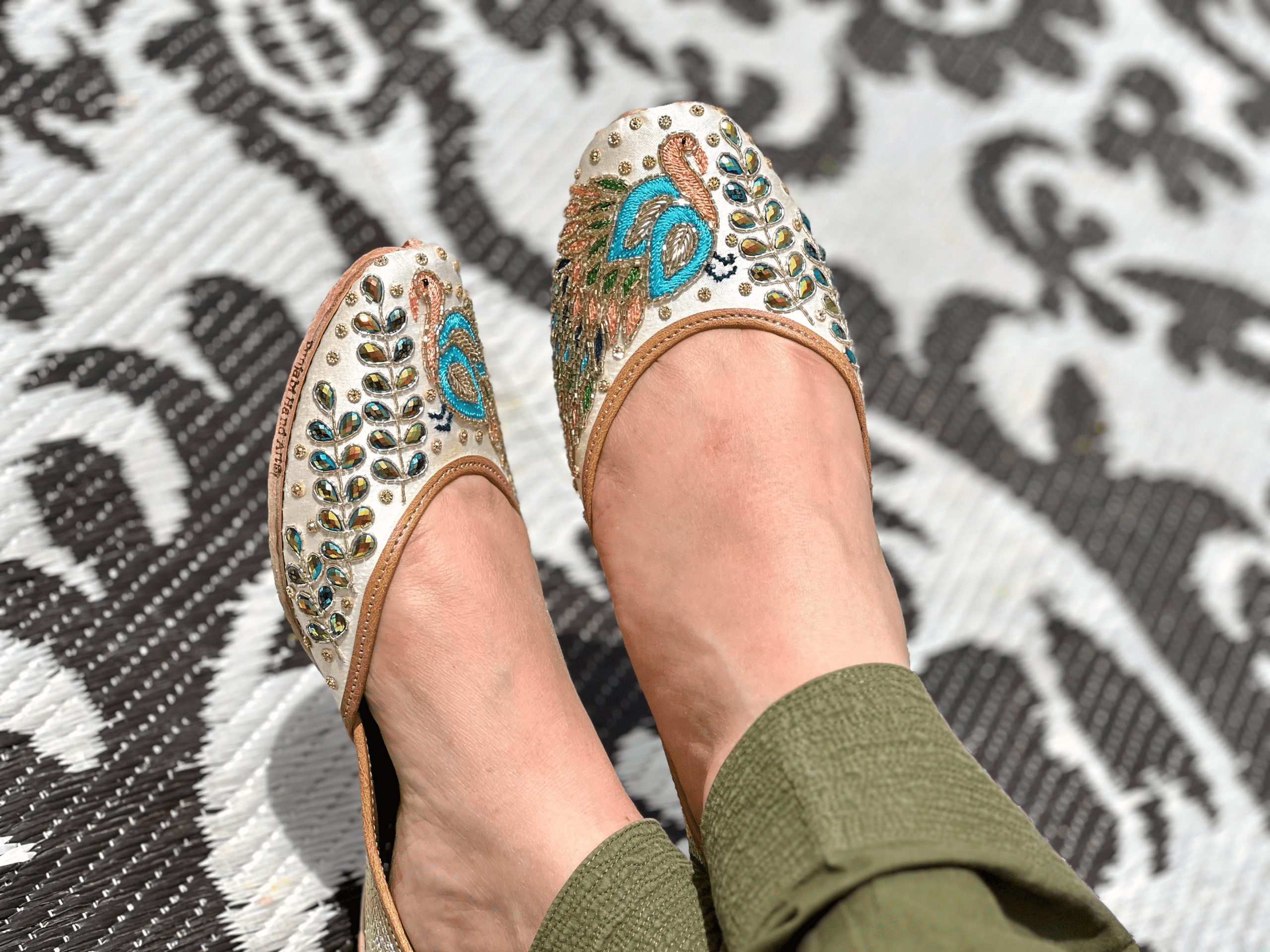 pha || traditional embroidered peacock jutti, women's handcrafted punjabi jutti, cream and turquoise