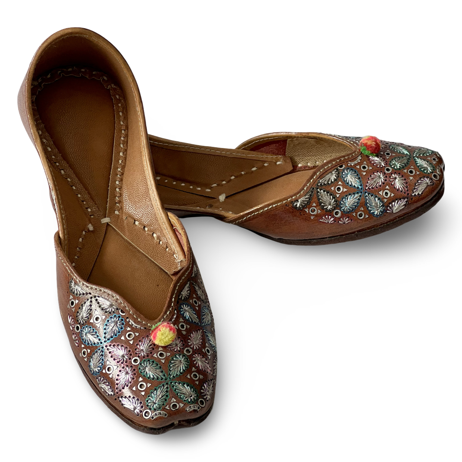 pha || women's embroidered leather jutti, traditional brown floral design, round toe punjabi jutti