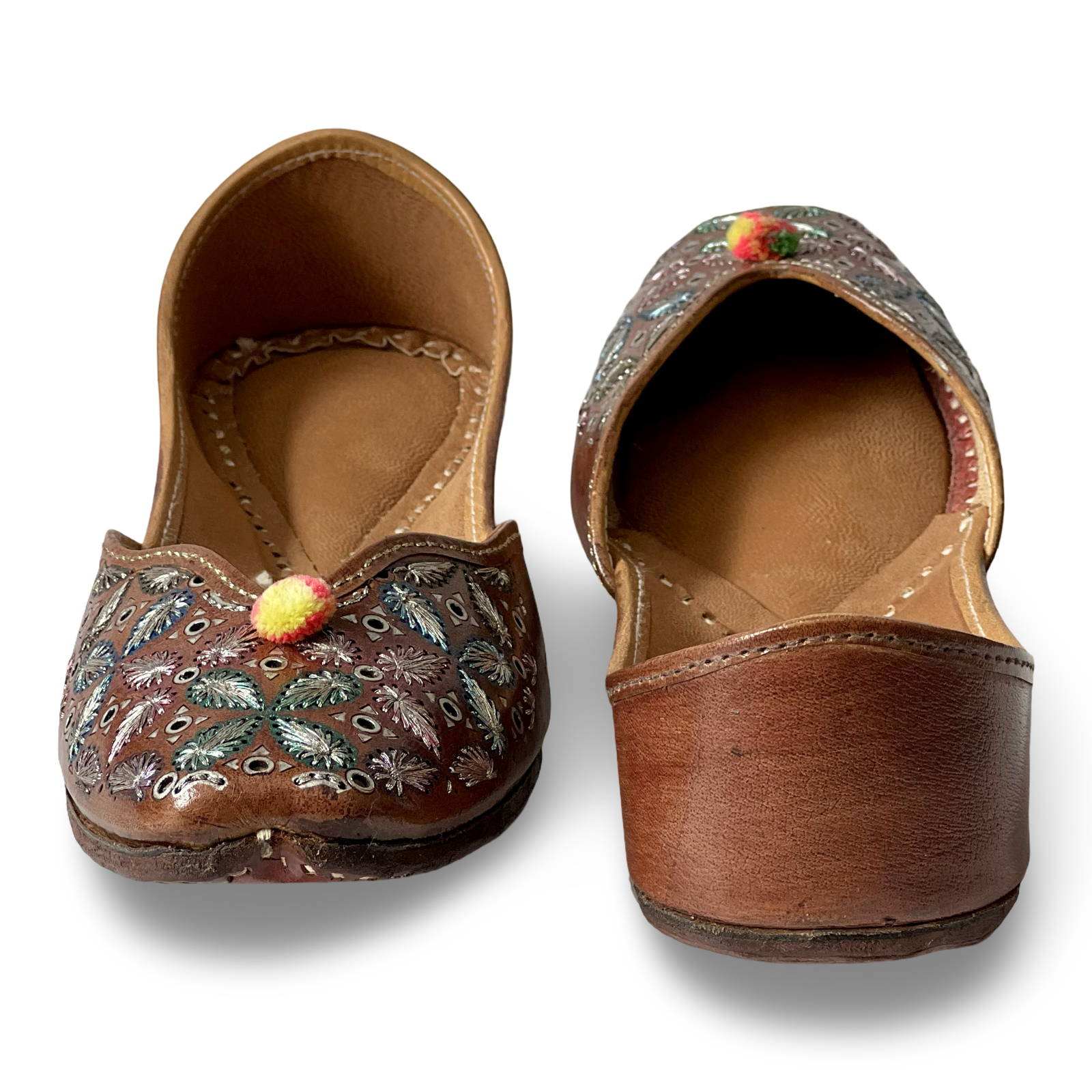 pha || women's embroidered leather jutti, traditional brown floral design, round toe punjabi jutti